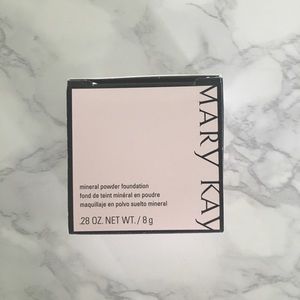 ✨ Mary Kay Mineral Powder Foundation in Ivory 1 ✨